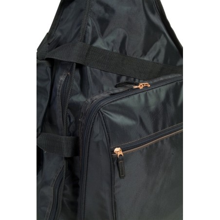 Saco para guitarra clássica em nylon 420D à prova de rasgão. Disponível em preto.