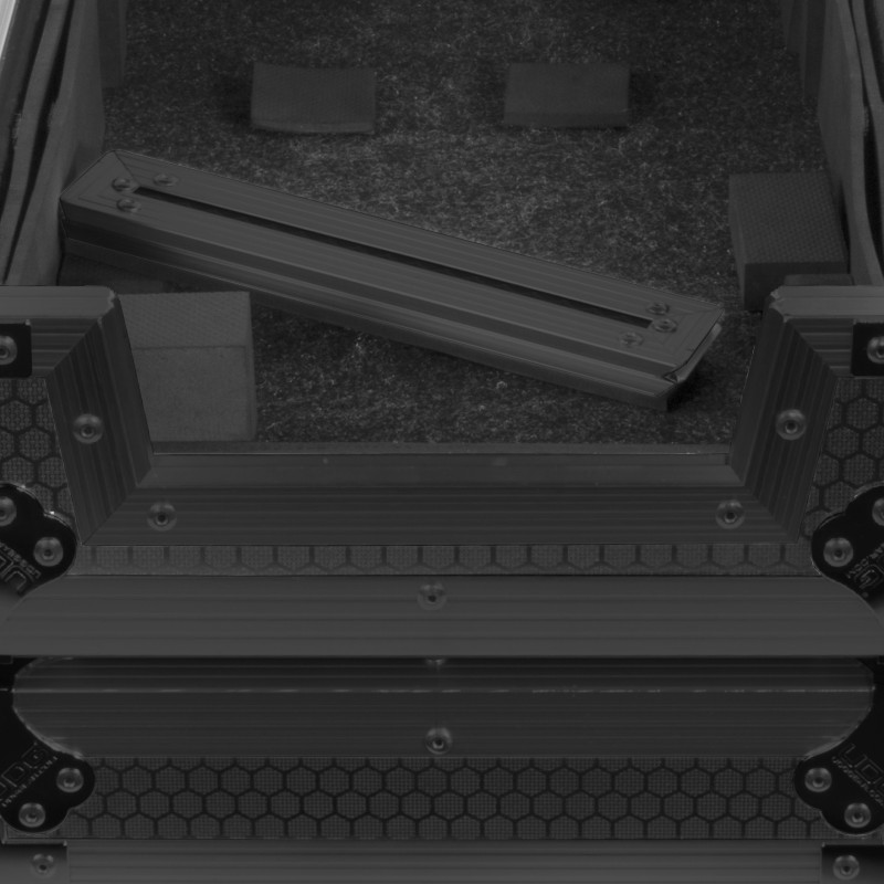 Udg gear U91087BL - ULTIMATE FLIGHT CASE PIONEER OPUS-QUAD BLACK PLUS (L&W)